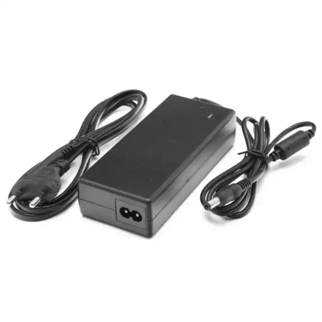 Блок питания для ноутбуков Toshiba 15V/6A 90W Штекер 6.3*3.0