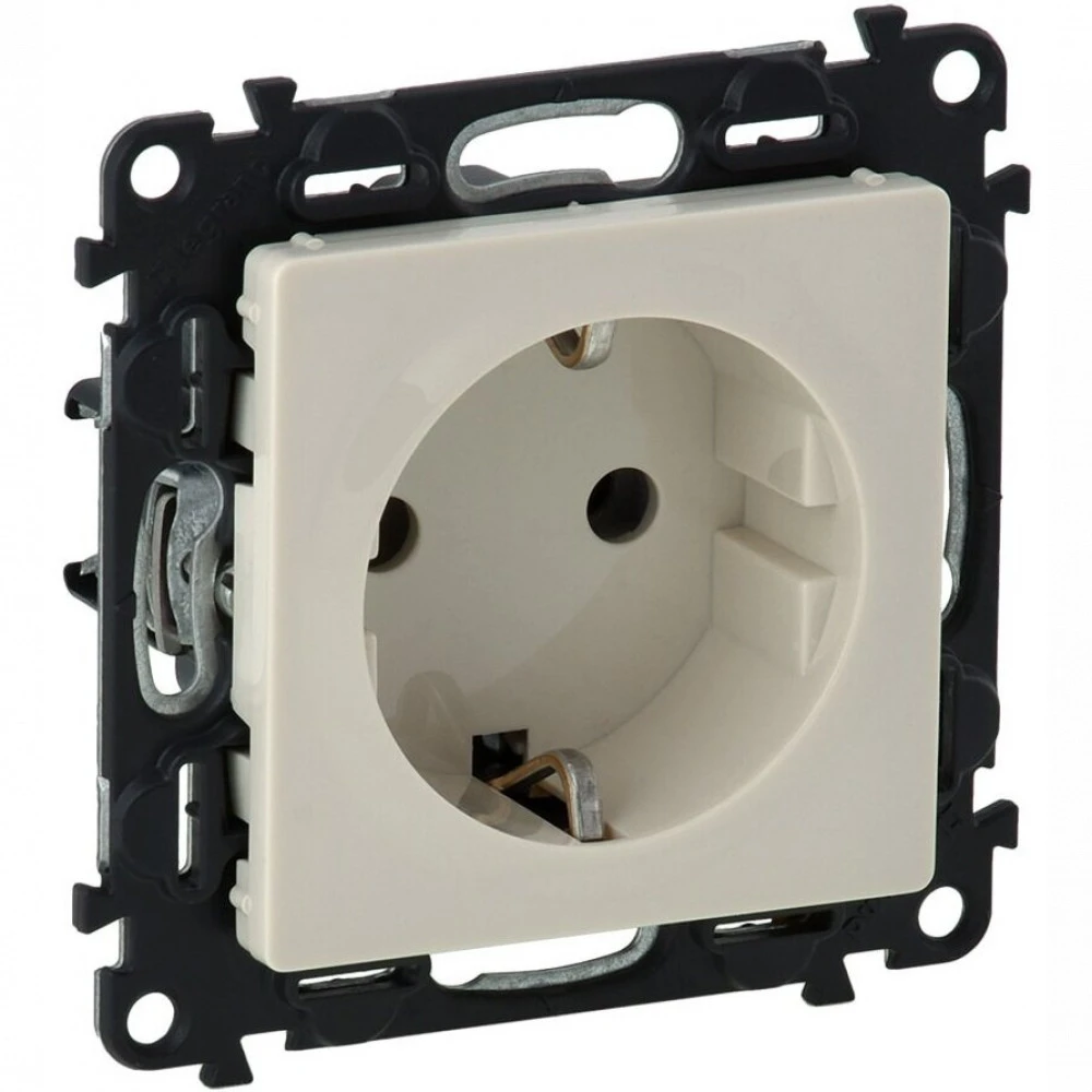 Розетка Legrand Valena Life 753521
