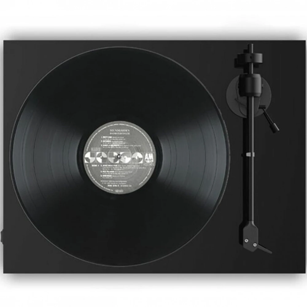 Виниловый проигрыватель Pro-Ject Е1 High Gloss ОМ5е UNI EAN:9120122291801