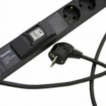 Аксессуар для серверного шкафа Hyperline Блок розеток вертикальный (15 розеток Schuko 3 розетки IEC320 C13) автоматический выключатель кабель питания 2.5м SHE-15SH-3IEC-B-2.5EU