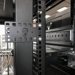 Аксессуар для серверного шкафа Hyperline Кронштейн 1U Т-пазы и с перфорацией под крепеж типа "монетка" (8 шт. в комплекте) PMR-1U-TM-RAL9005