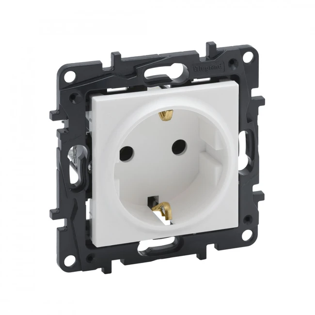 Розетка Legrand Розетка 2К+З Niloe Step 16А 250 В винт. клеммы Белый 863121