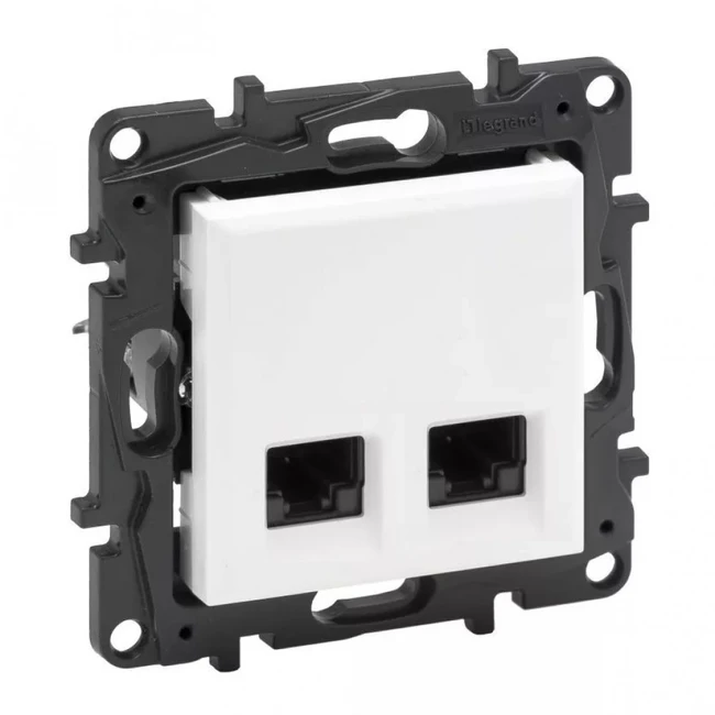 Сетевая розетка Legrand Niloe Step 863164