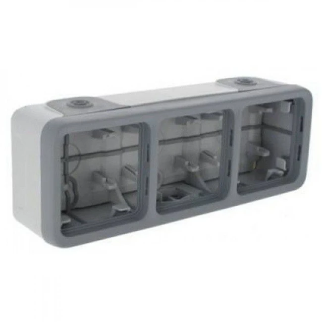 Legrand Коробка трехпостовая горизонтальная, с рамкой, серый, арт. 069680 LG Legrand